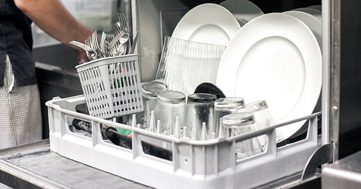 MRA-BlogGraphic-CleanSmellyDishwasher-0818 image